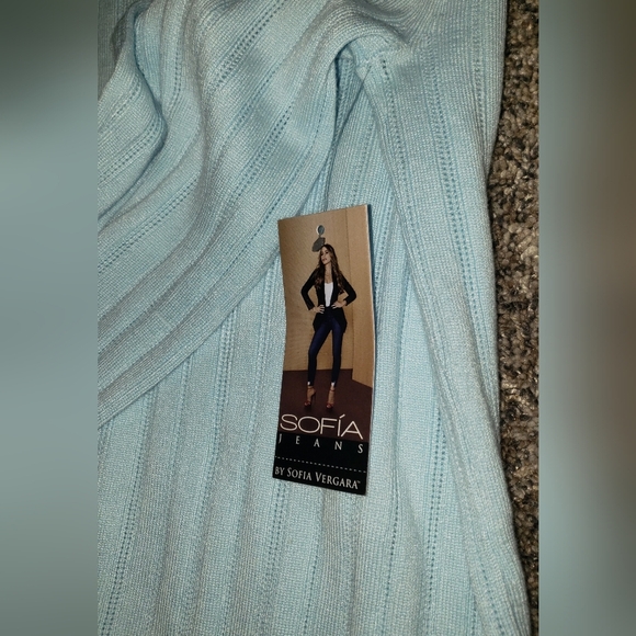 Sofia Jeans| Knit Deep V-neck Ribbed Bell Sleeve Top - Picture 3 of 7